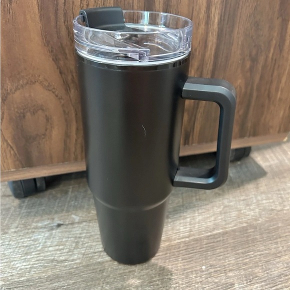 Rare Matt Rife Stay Golden Tour 2025 Gold VIP 30 Oz Tumbler Cup Mug Collectible - Picture 3 of 4